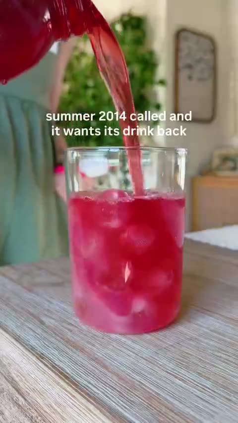 Hibiscus cold brew in a jar